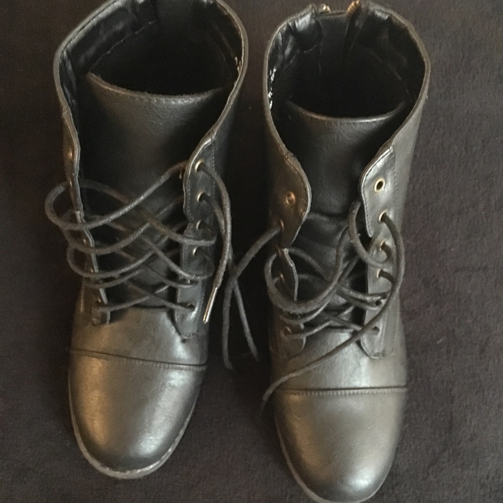 Combat Boots - Picture 2 of 4